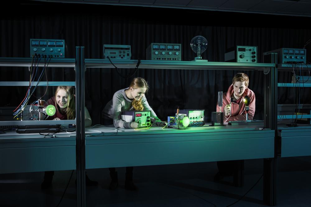 Photo of a student experiment: physik begreifen at DESY in Hamburg.