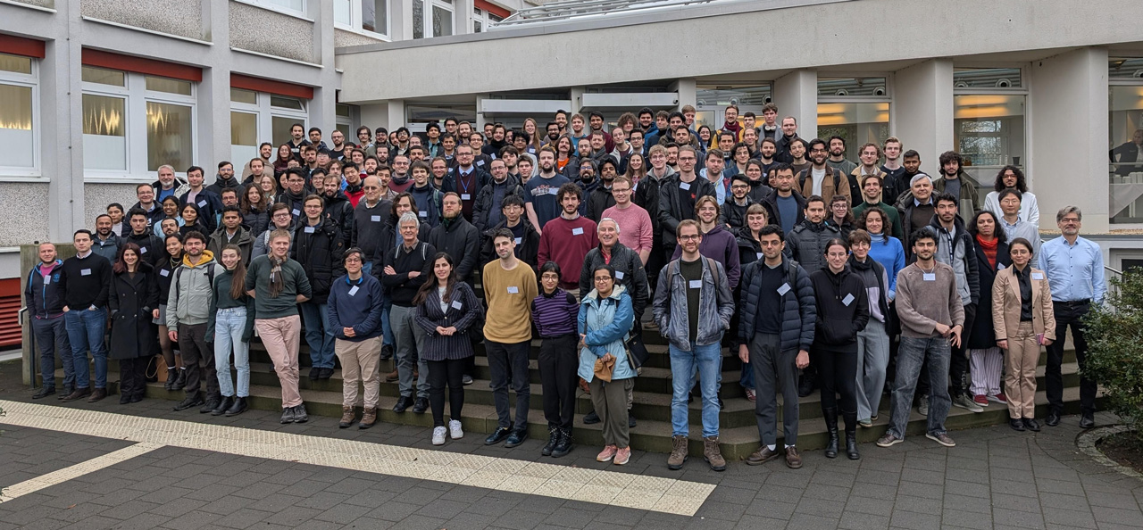 The attendees of the masterclass togehter with Edward Witten.