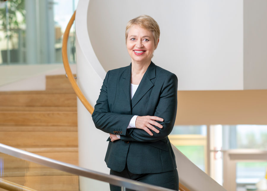 Photo of Prof. Beate Heinemann.