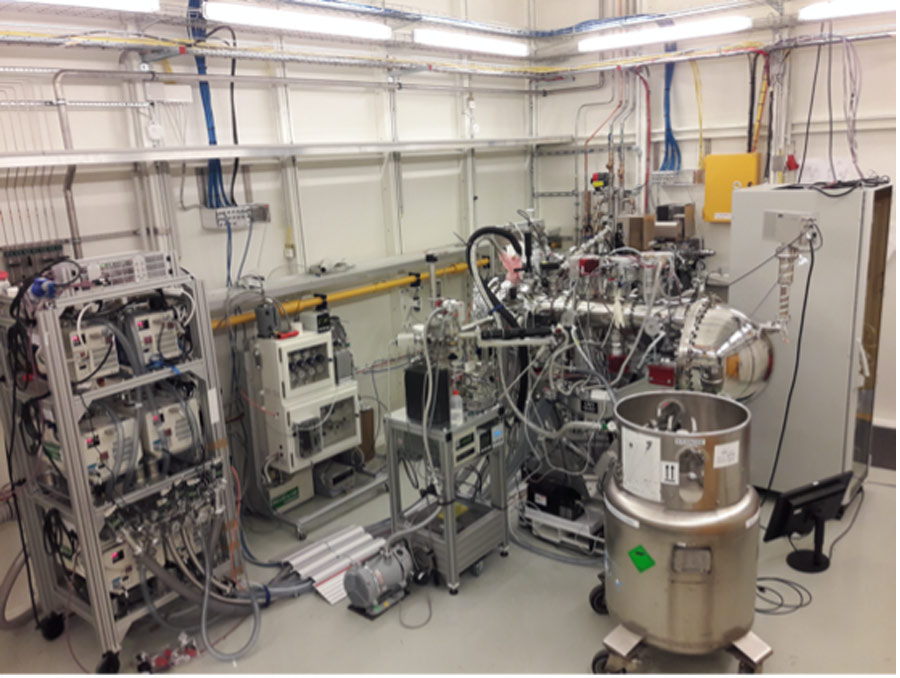 Foto zeigt das an der Beamline P22 installierte Photoelektronenspektroskopie-Instrument