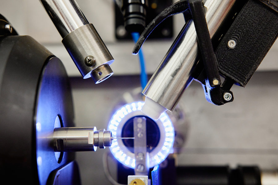 Foto von Probenhalter an der Beamline P11 von PETRA III