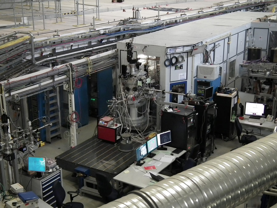 The sample chamber at the PETRA III beamline P04.