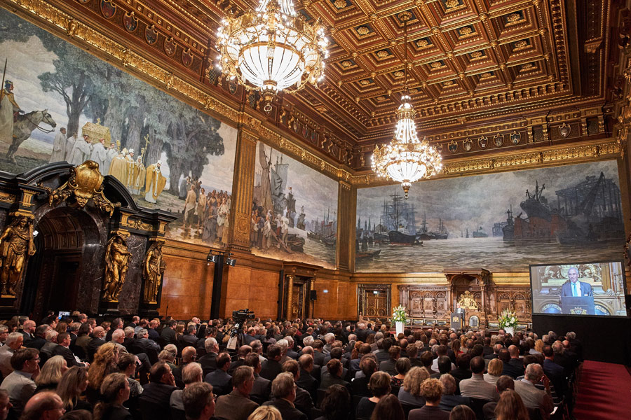 Foto von Gästen im Hamburg Rathaus