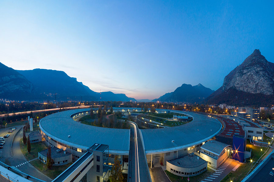Luftbild der ESRF im französischen Grenoble.
