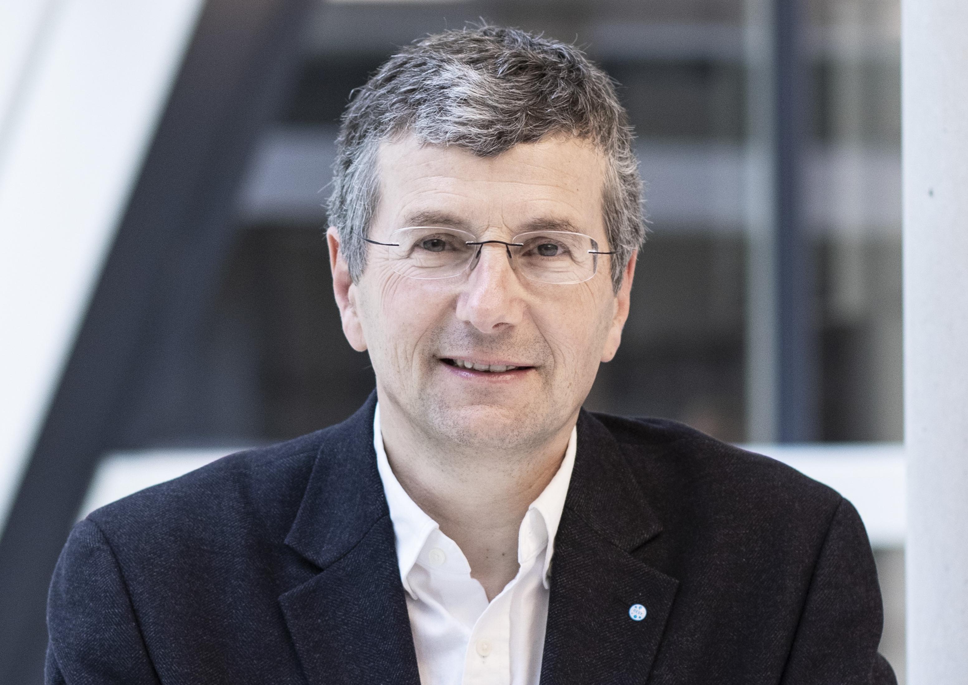 Eine männliche Person Eine männliche Person